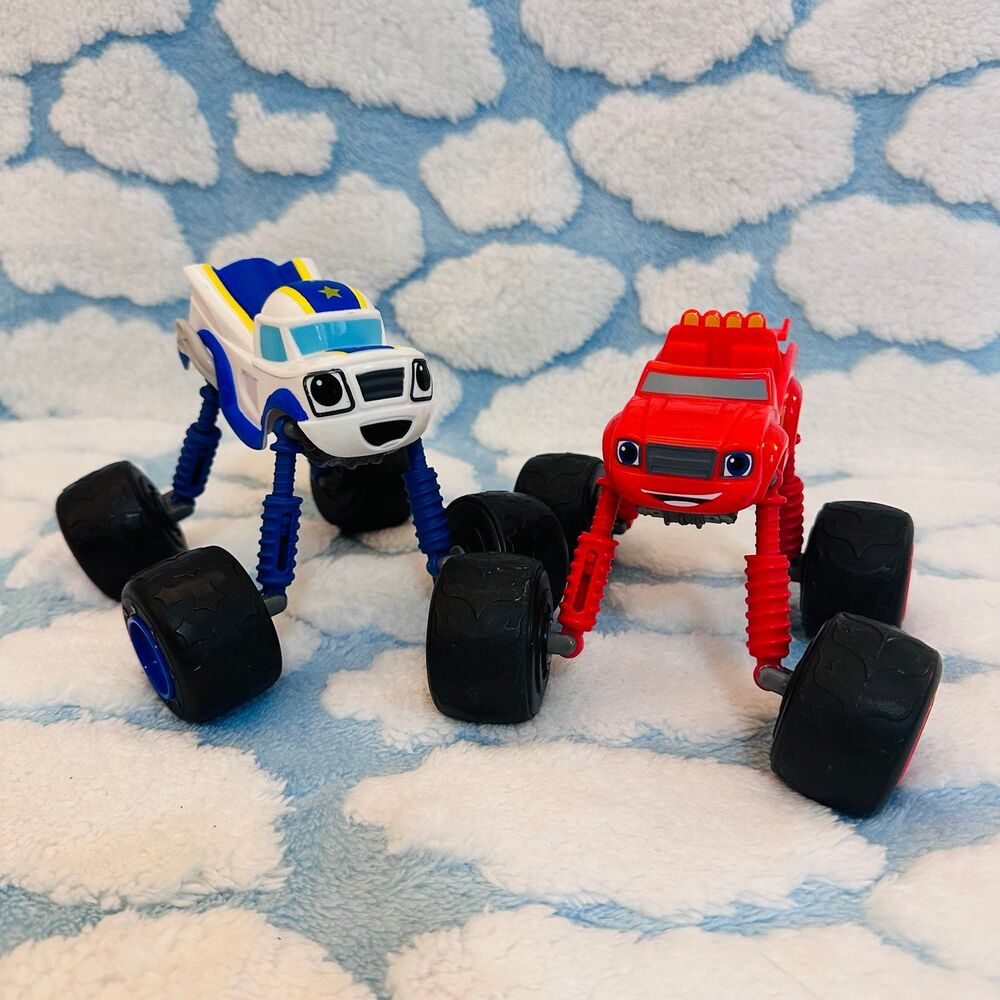 Blaze and The Monster Machines Monster Morpher Crusher, Blaze  and Darrington